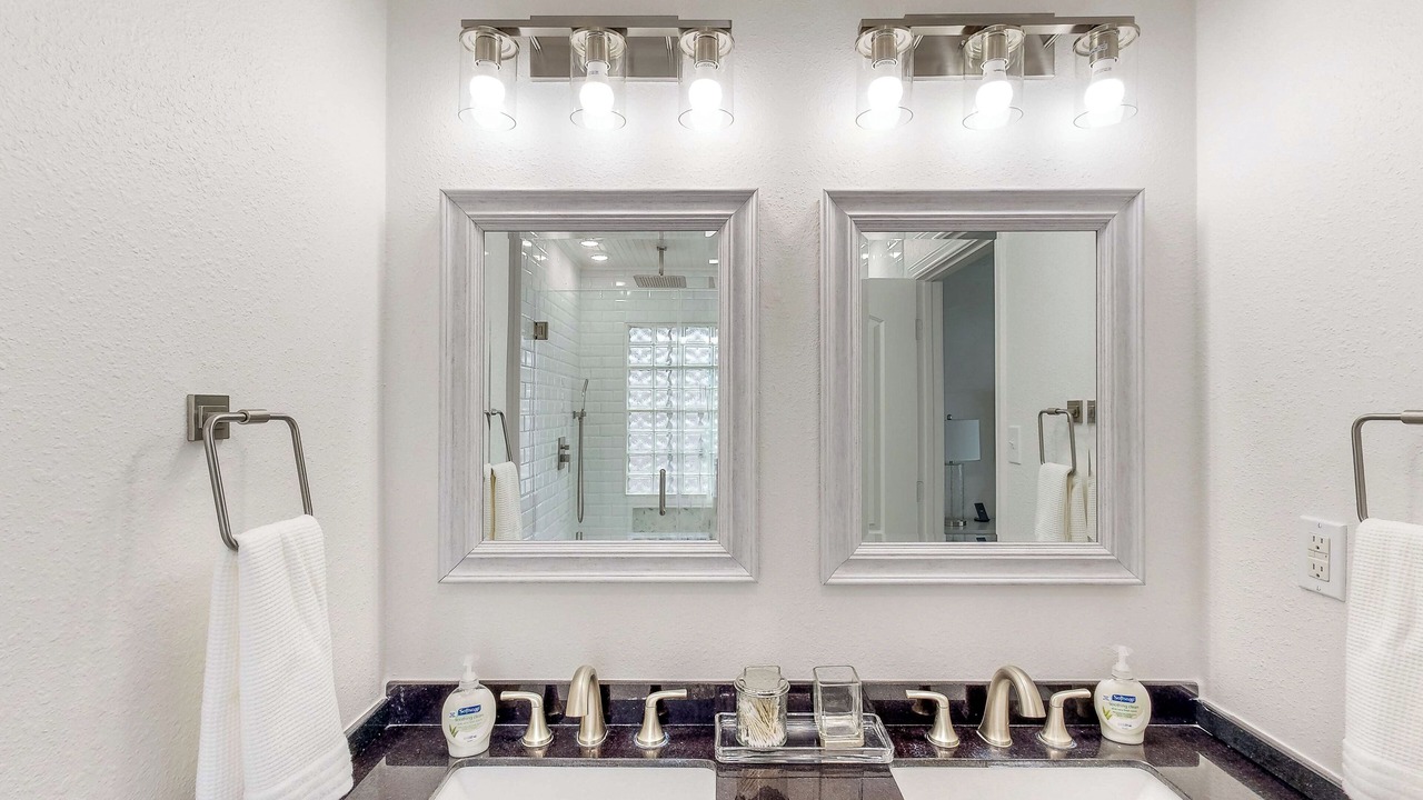 Photo of Bathroom in Pointblank