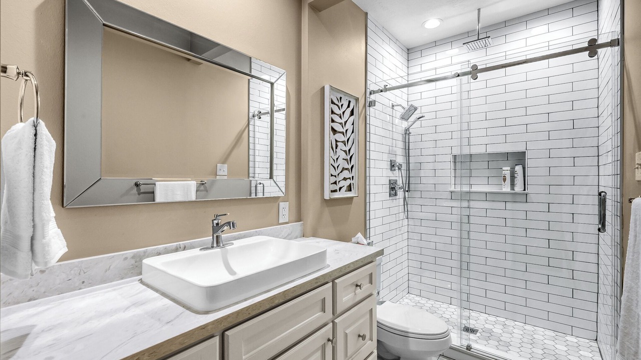 Photo of Bathroom in Alden Bridge