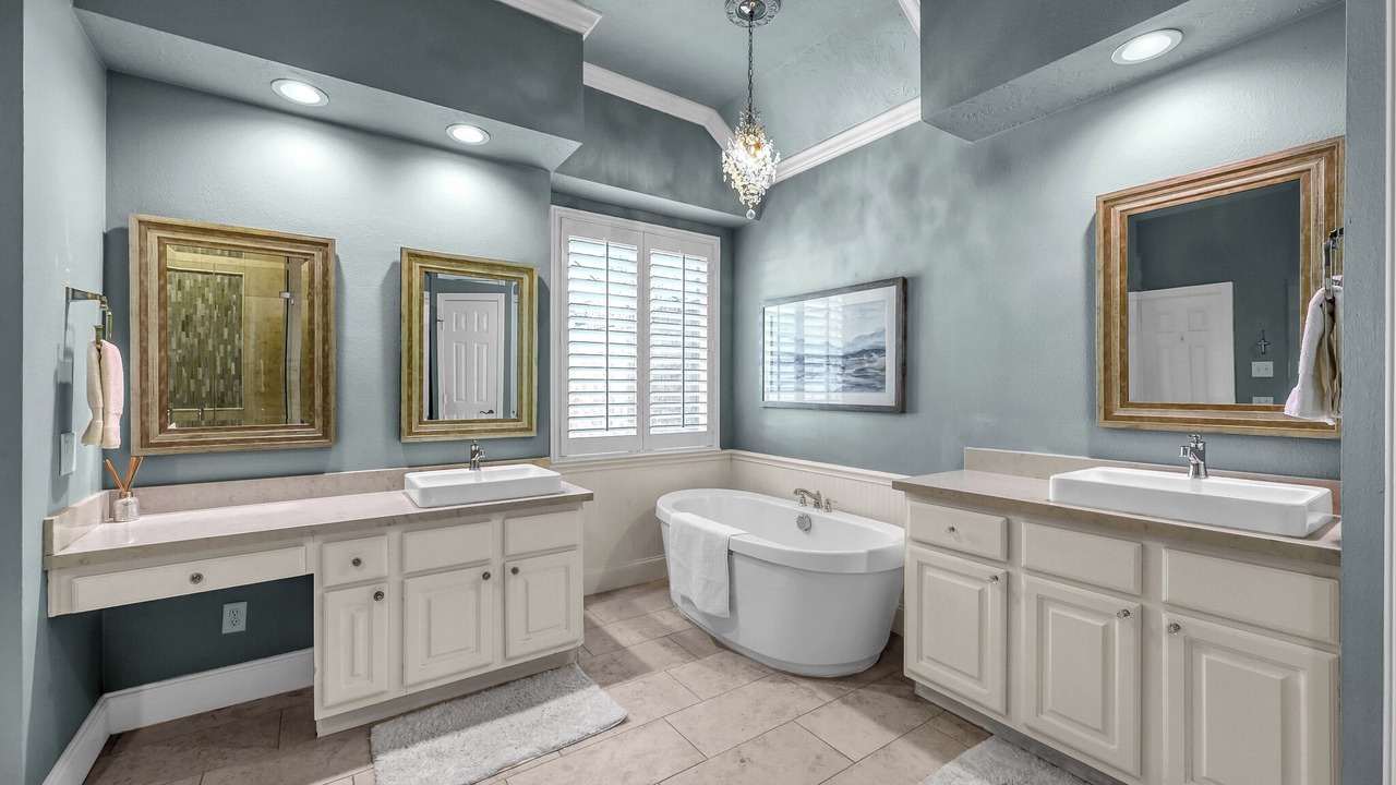 Photo of Bathroom in Alden Bridge