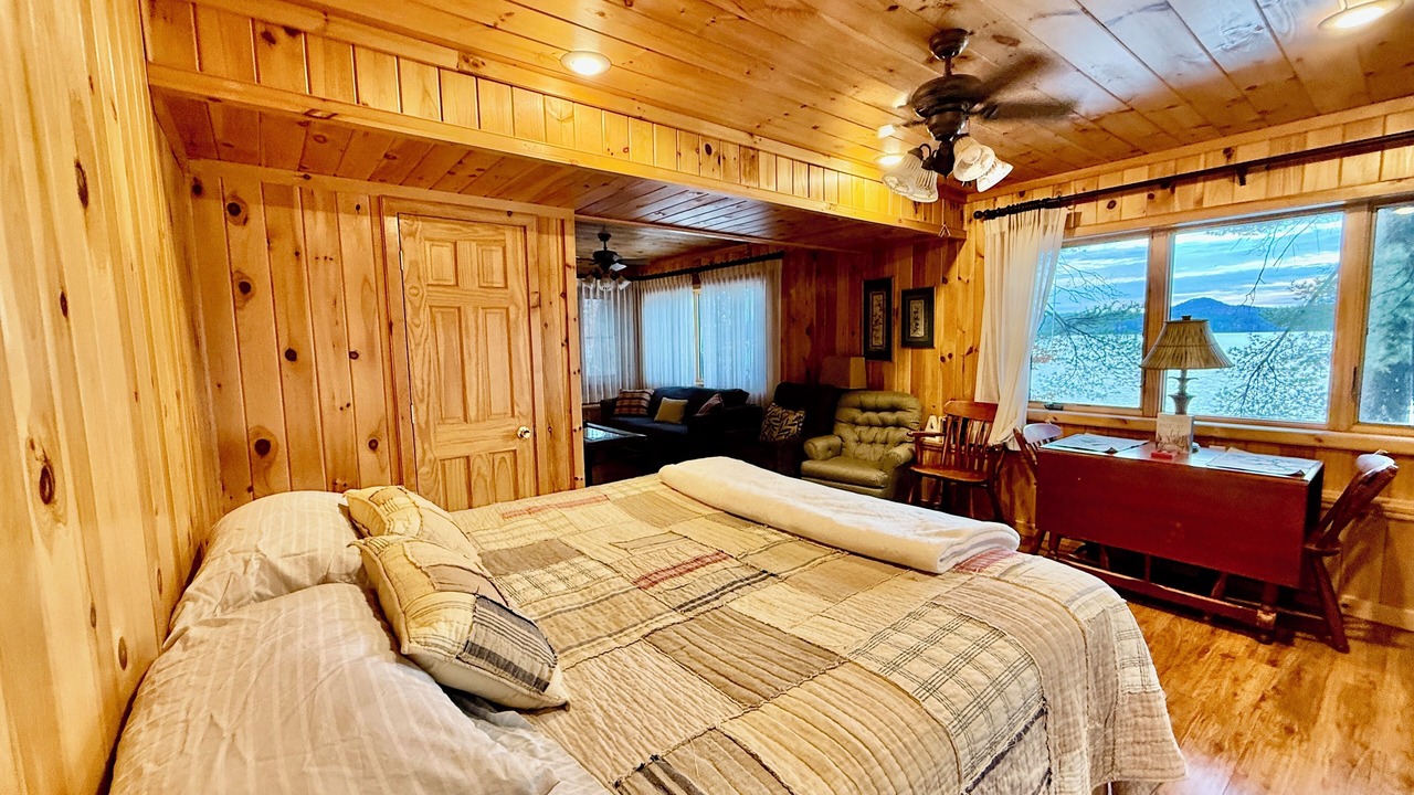 Photo of Bedroom in Lake George