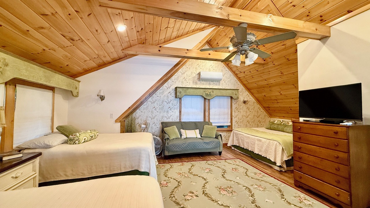 Photo of Bedroom in Lake George