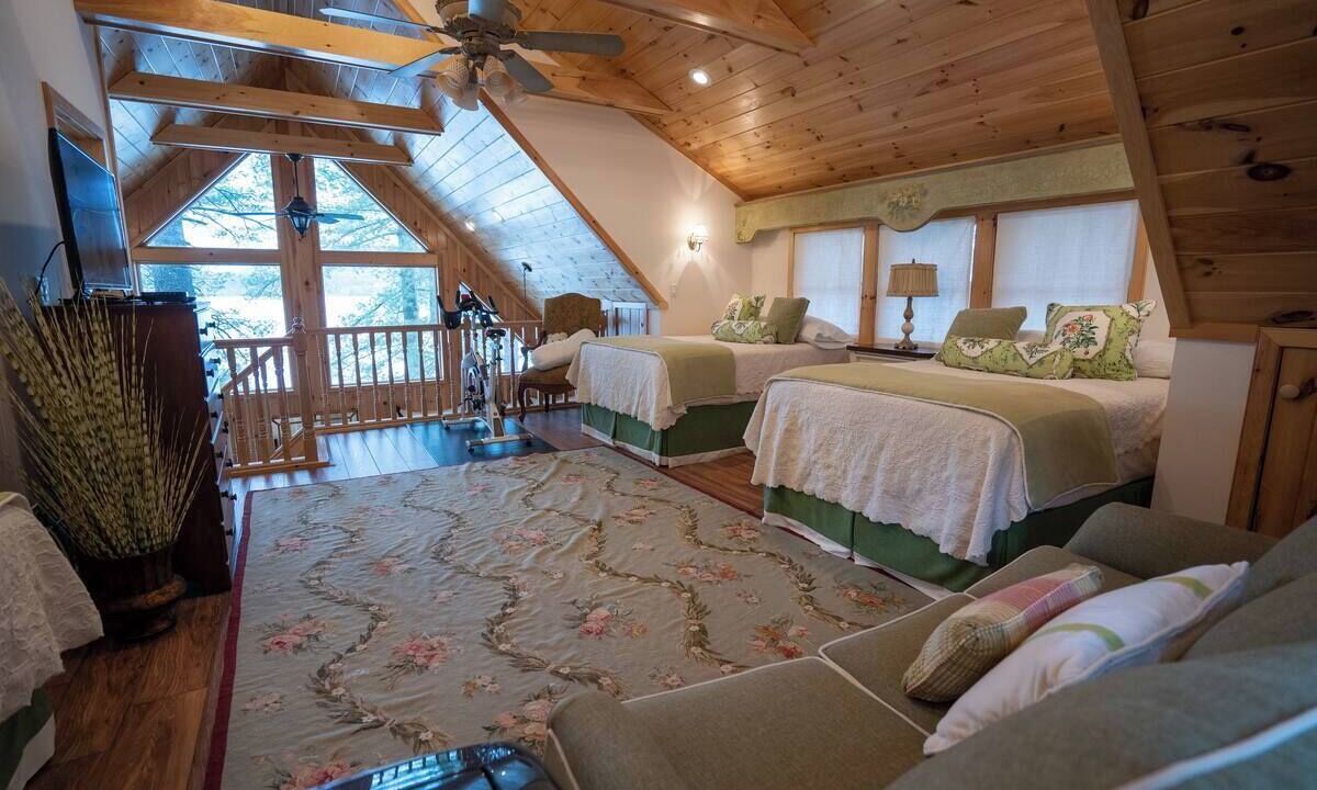 Photo of Bedroom in Lake George