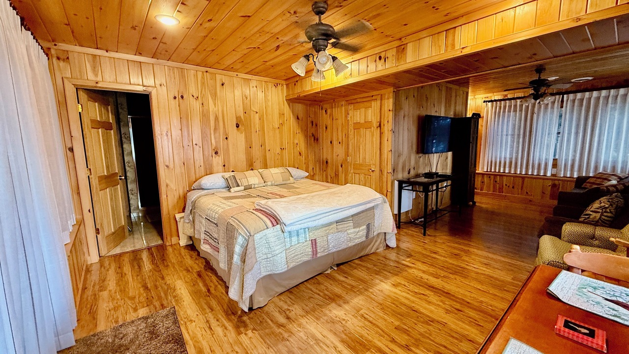 Photo of Bedroom in Lake George