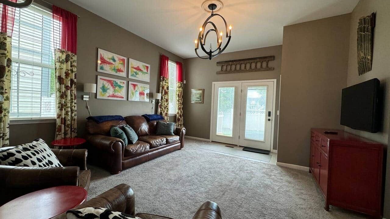 Photo of Livingroom in Monroe