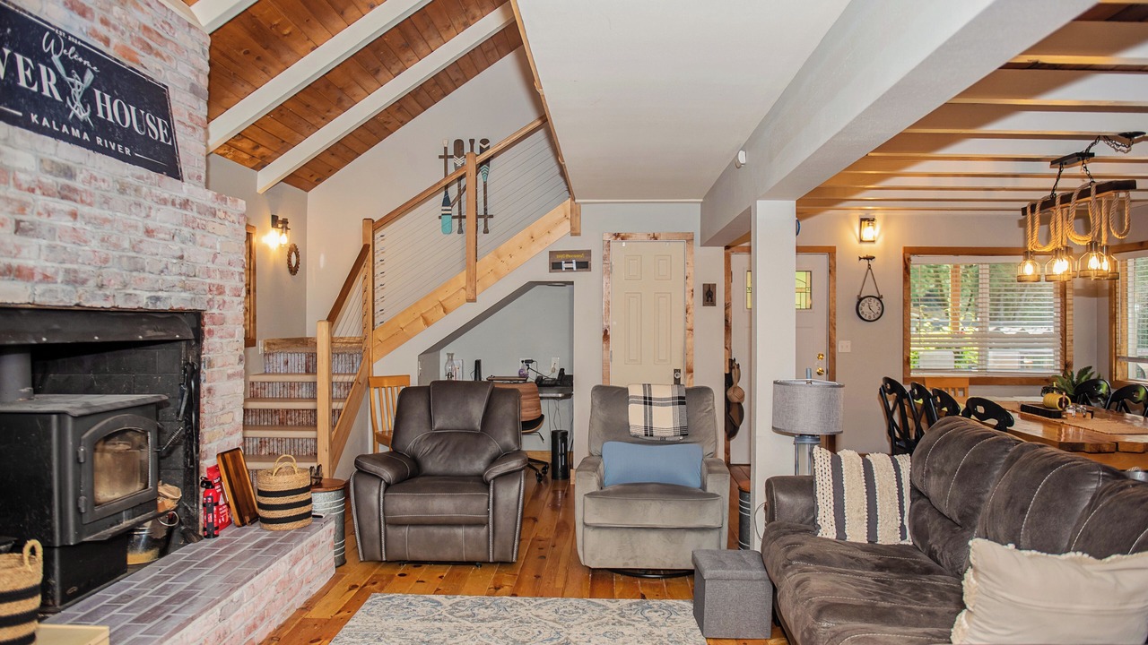 Photo of Livingroom in Kalama