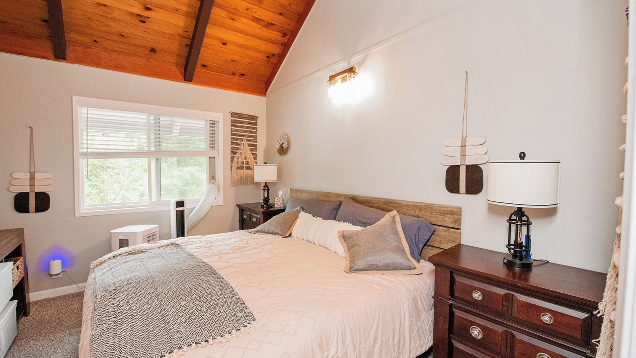 Photo of Bedroom in Kalama