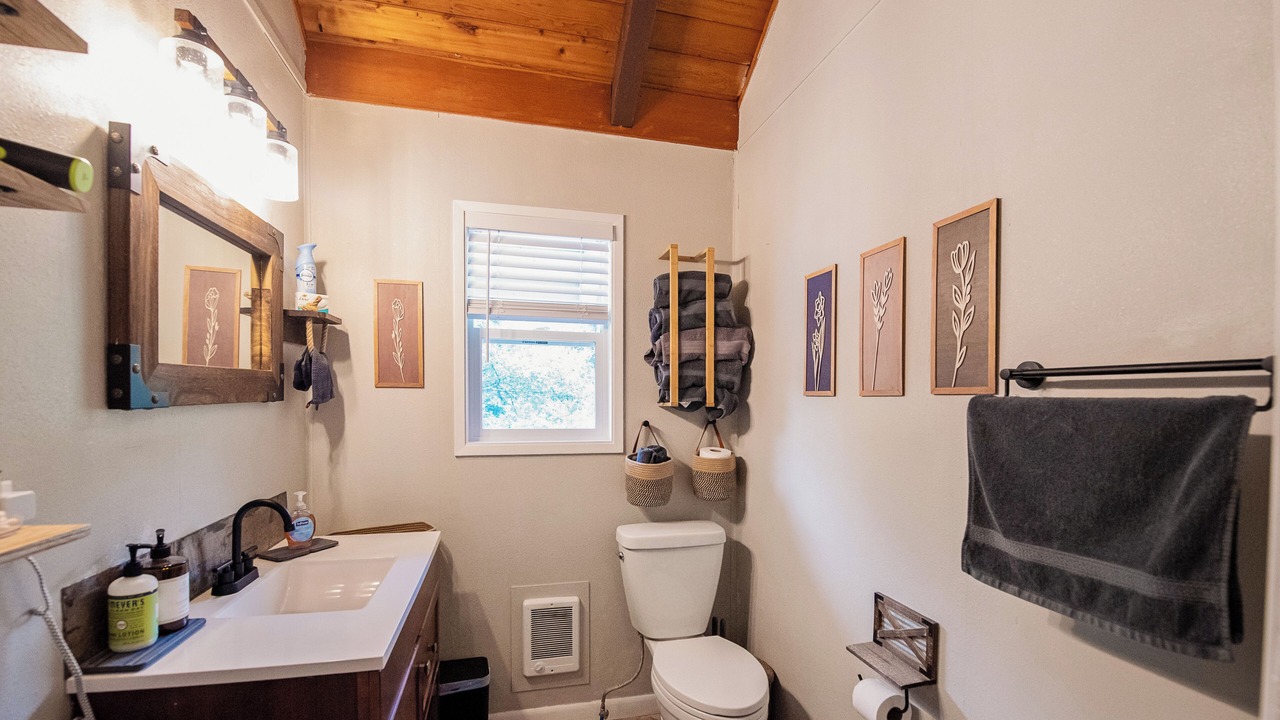 Photo of Bathroom in Kalama