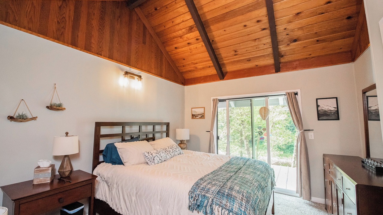 Photo of Bedroom in Kalama