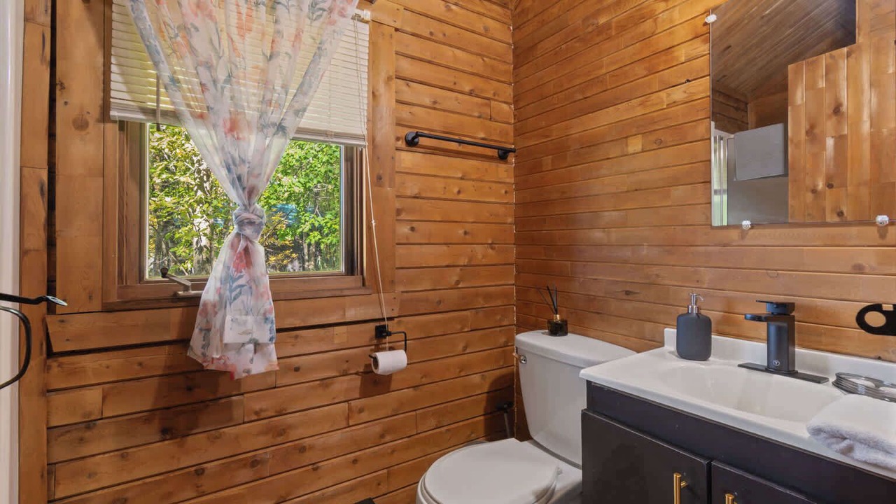Photo of Bathroom in Sainte-Anne-de-Sorel