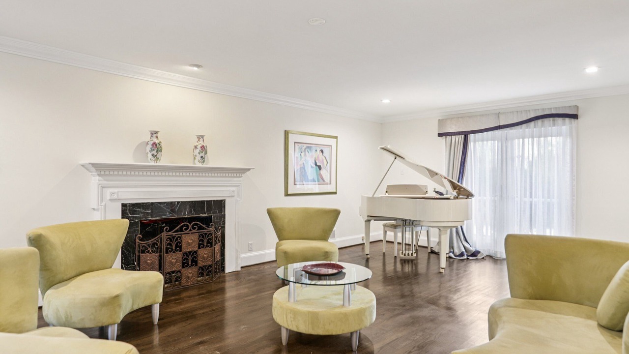 Photo of Others in Bethesda