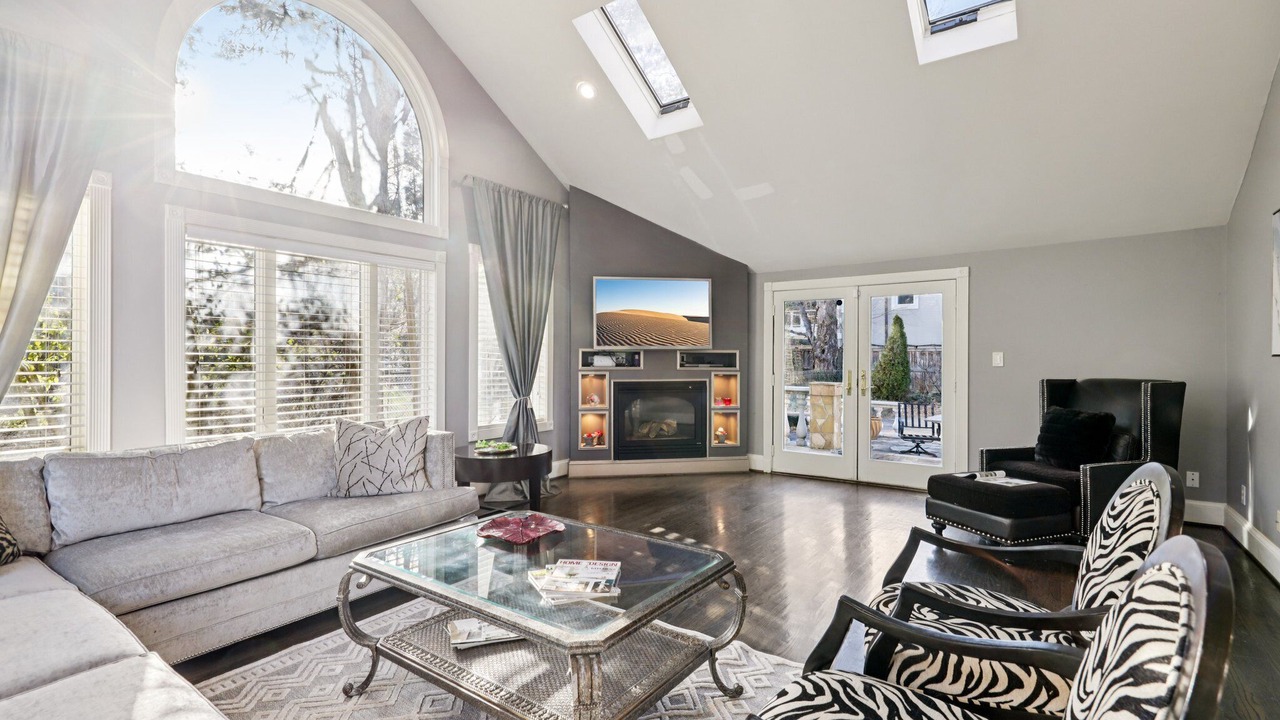 Photo of Livingroom in Bethesda