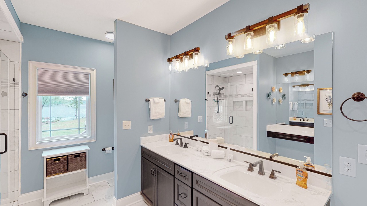 Photo of Bathroom in Saluda