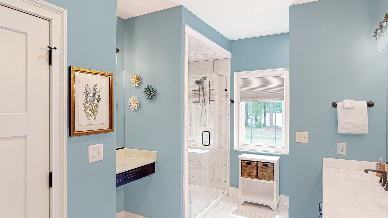Photo of Bathroom in Saluda