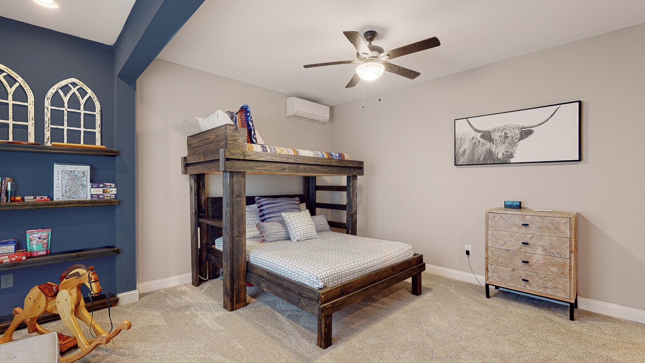 Photo of Bedroom in Saluda