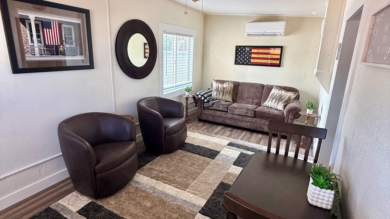 Photo of Livingroom in Klamath Falls