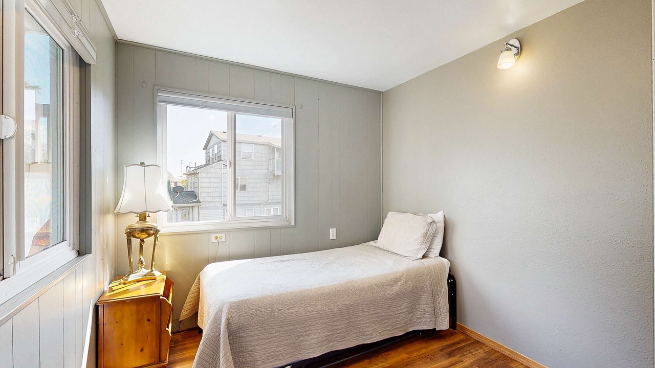 Photo of Bedroom in Rockaway Beach
