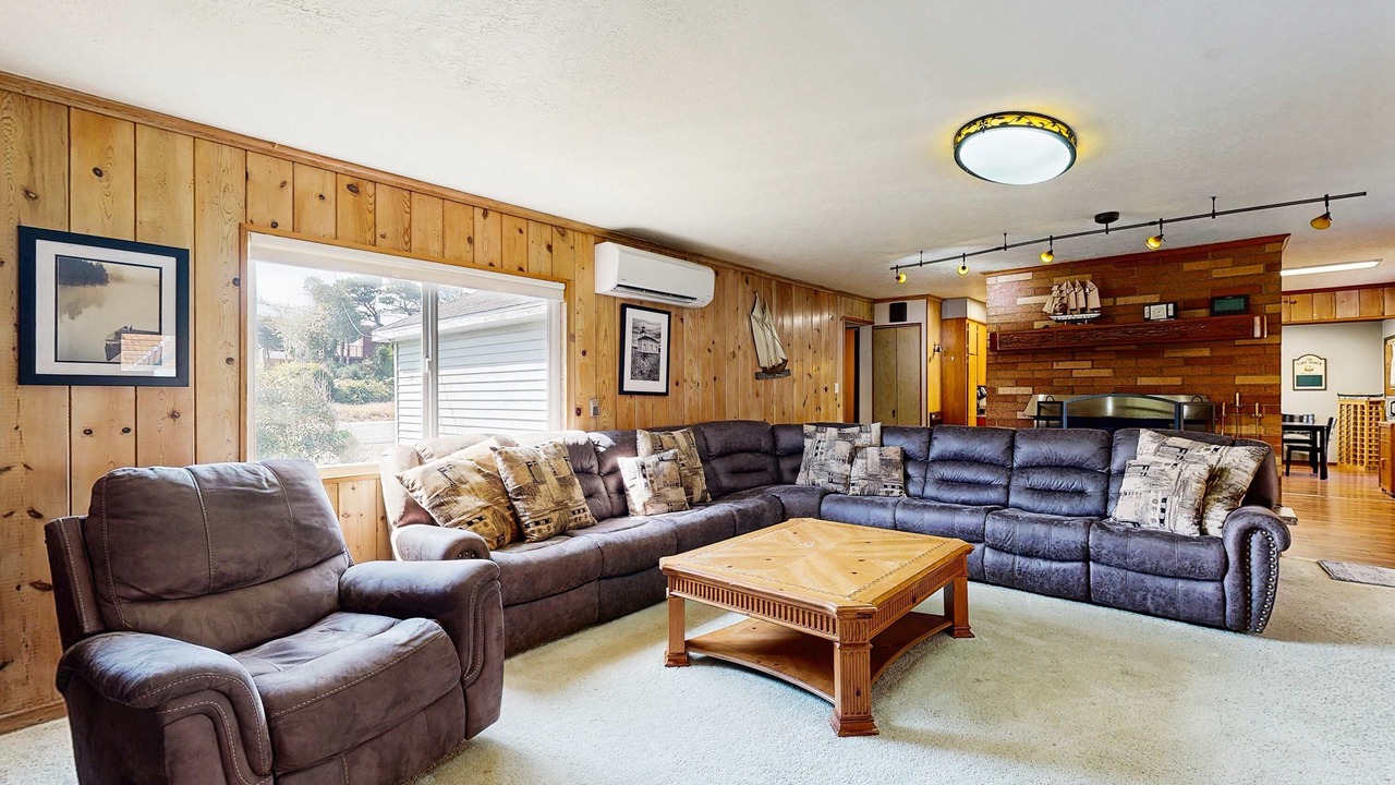 Photo of Livingroom in Rockaway Beach