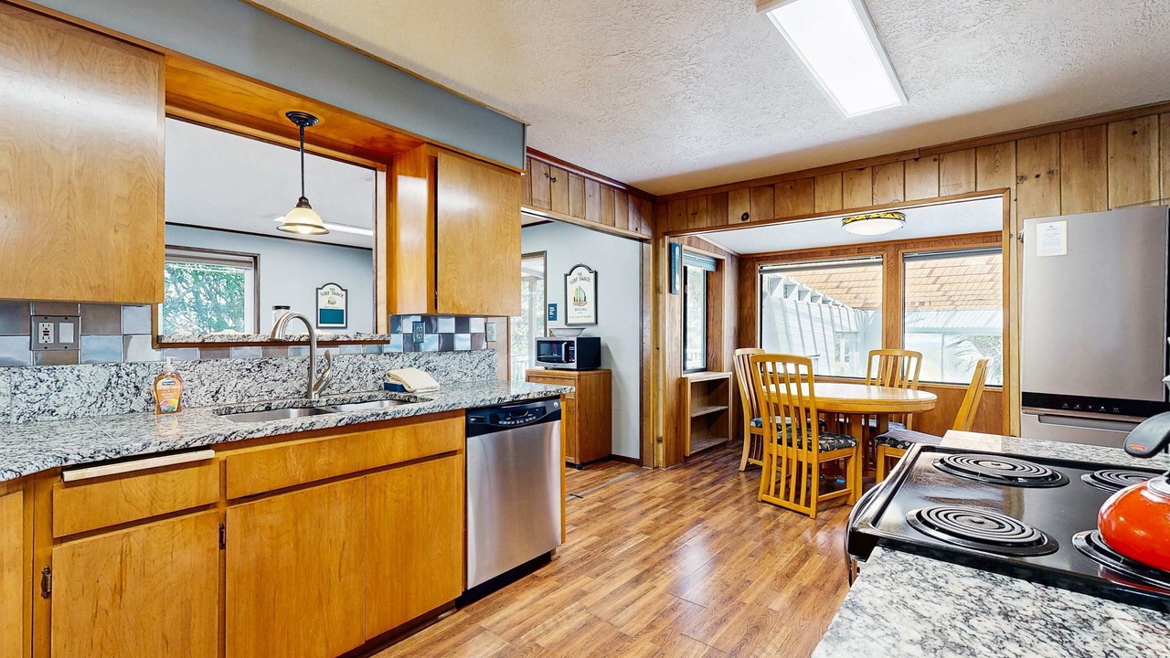 Photo of Kitchen in Rockaway Beach