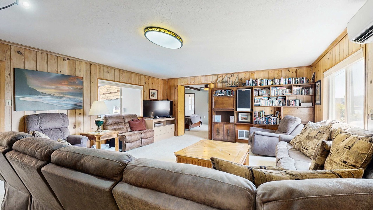 Photo of Livingroom in Rockaway Beach