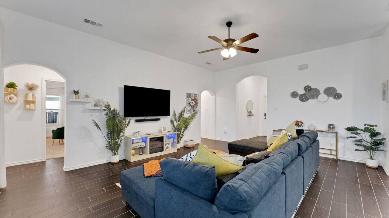 Photo of Livingroom in Grand Prairie