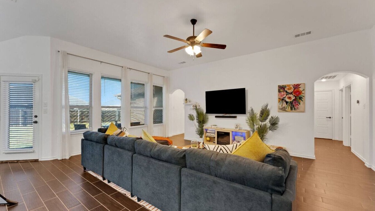 Photo of Livingroom in Grand Prairie