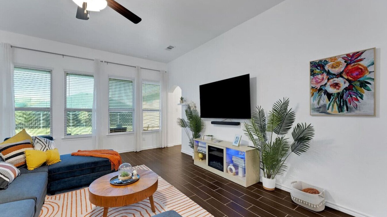 Photo of Livingroom in Grand Prairie