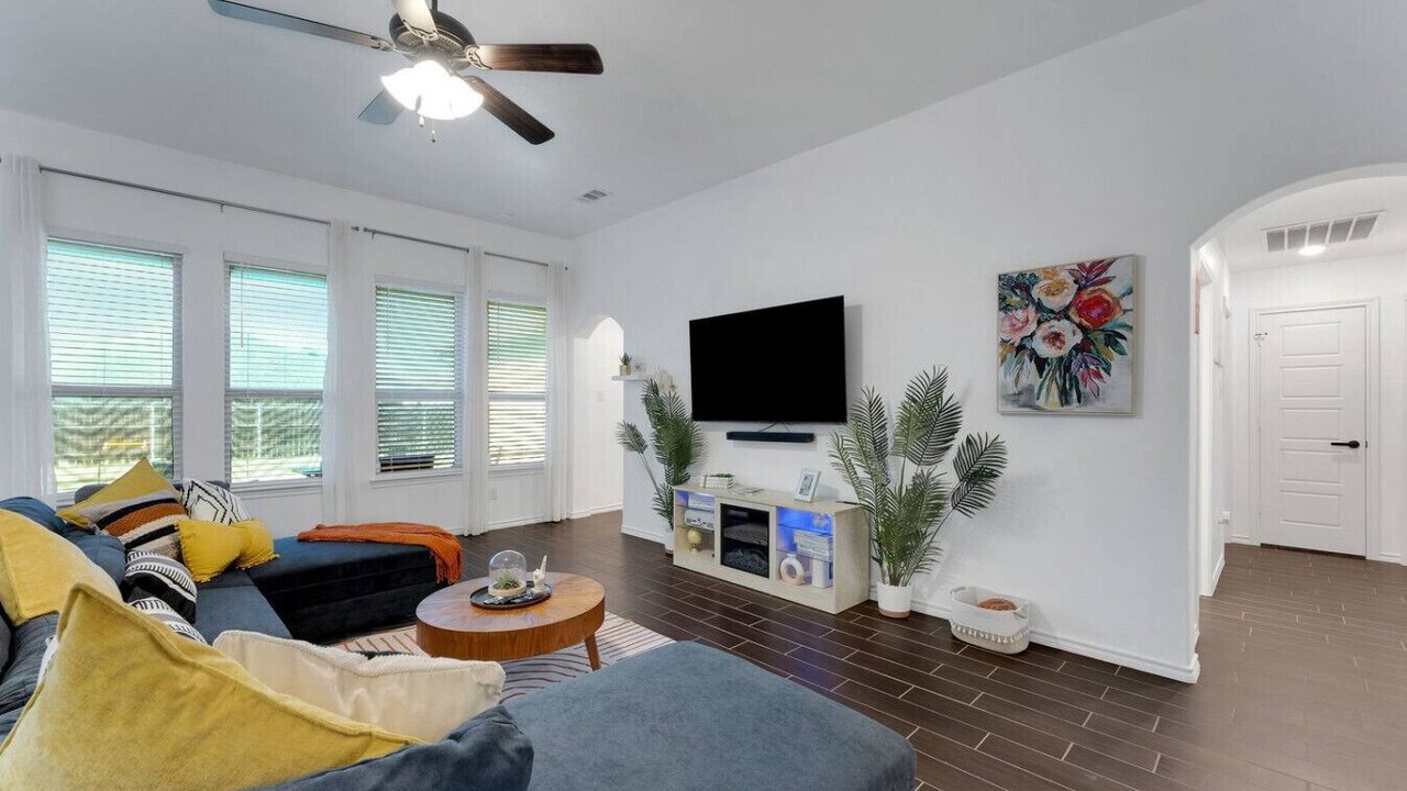 Photo of Livingroom in Grand Prairie