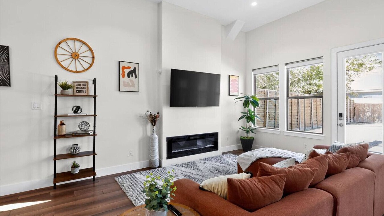 Photo of Livingroom in West Dallas