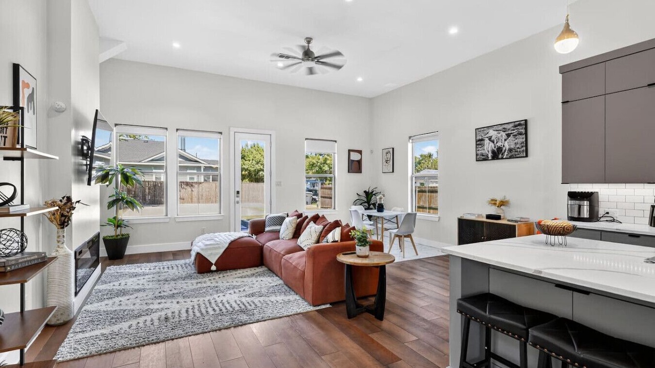Photo of Livingroom in West Dallas
