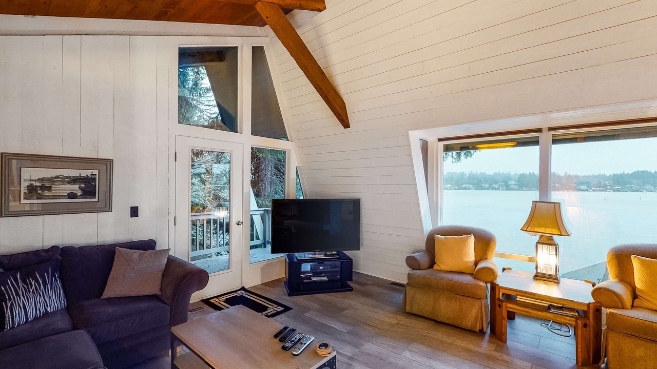 Photo of Livingroom in Otis