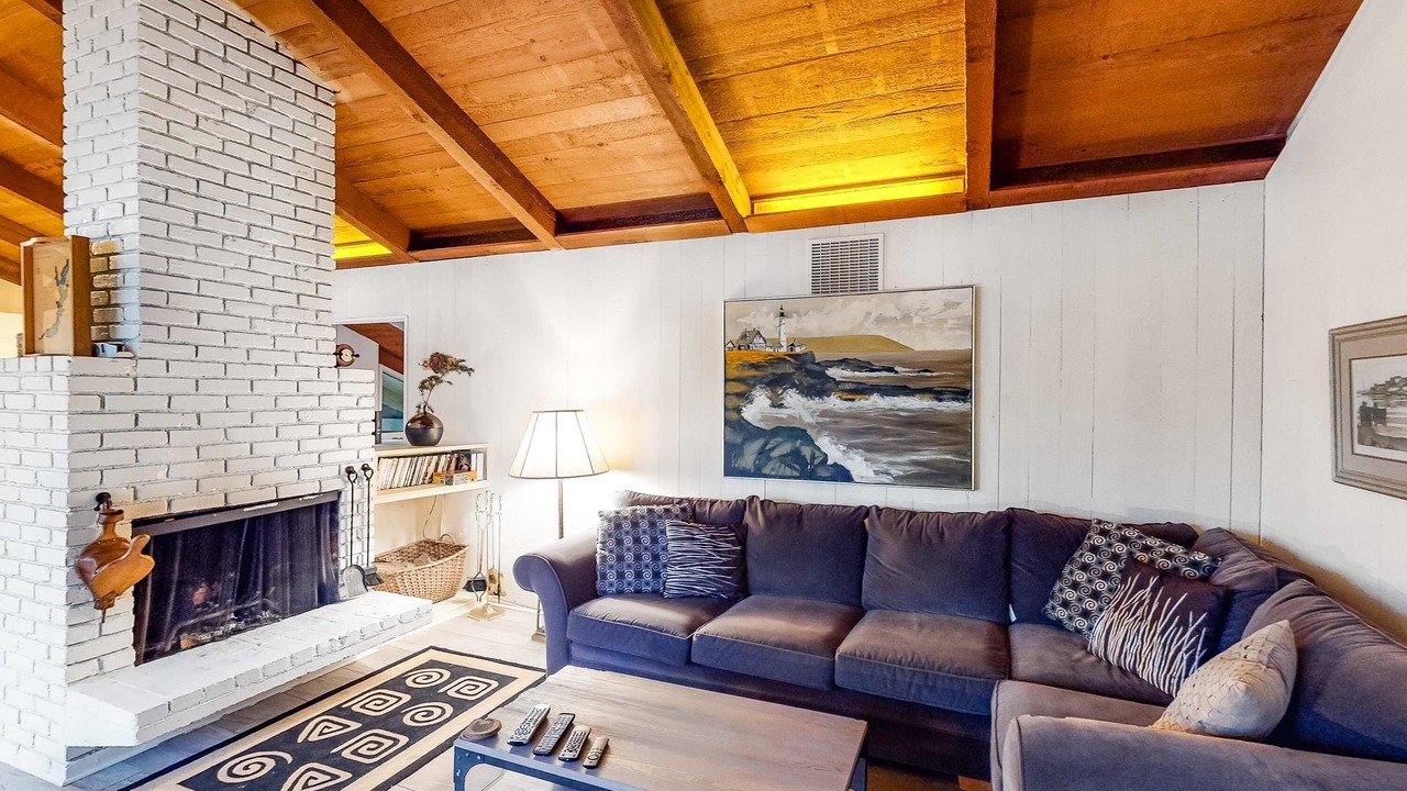 Photo of Livingroom in Otis