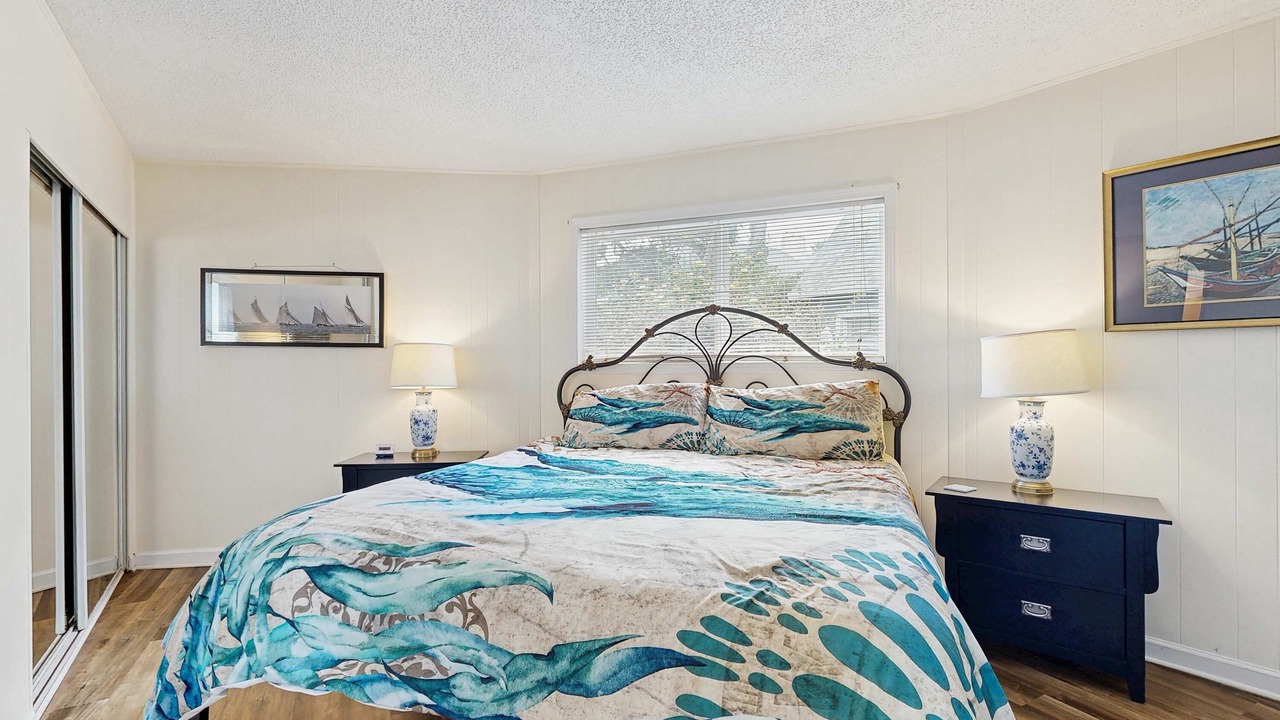 Photo of Bedroom in Gleneden Beach