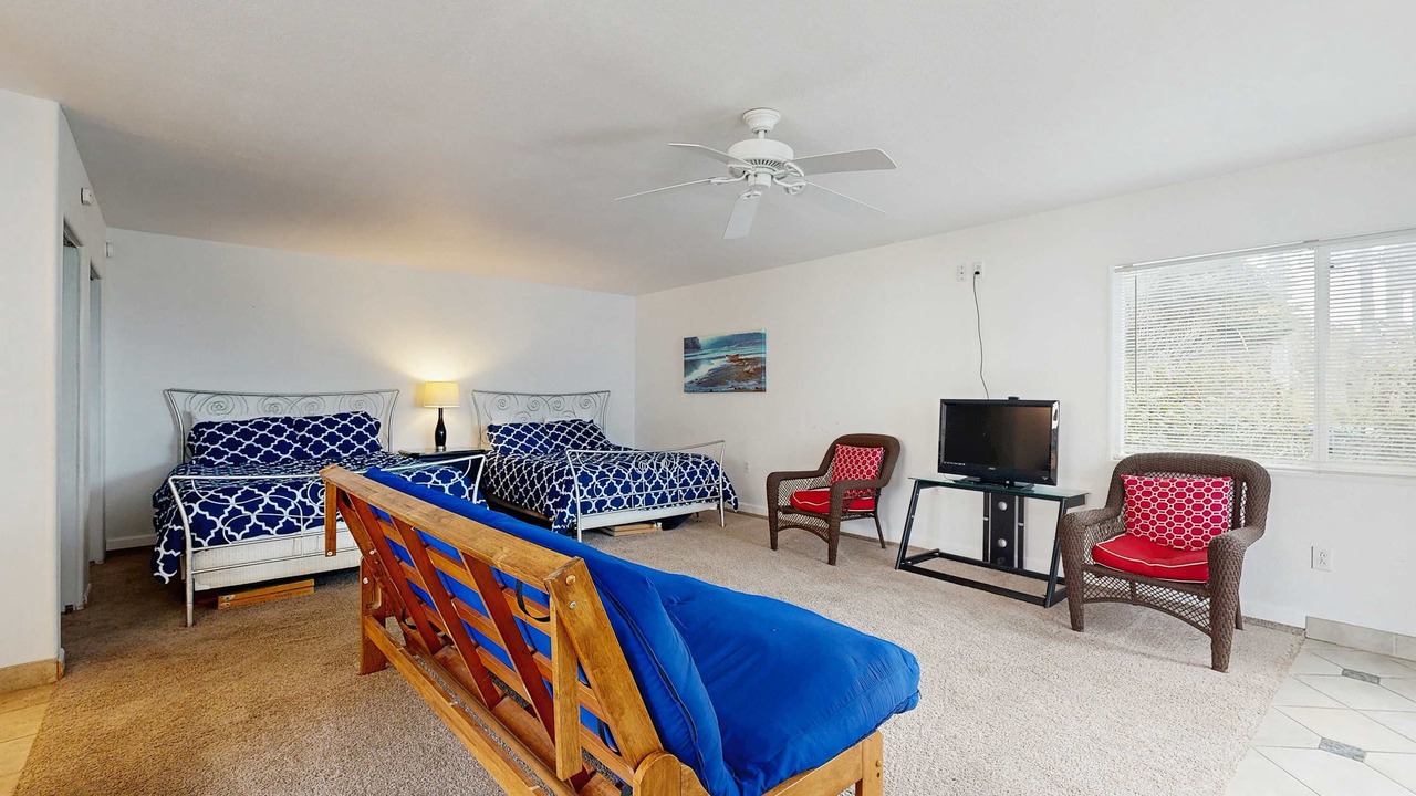 Photo of Bedroom in Gleneden Beach