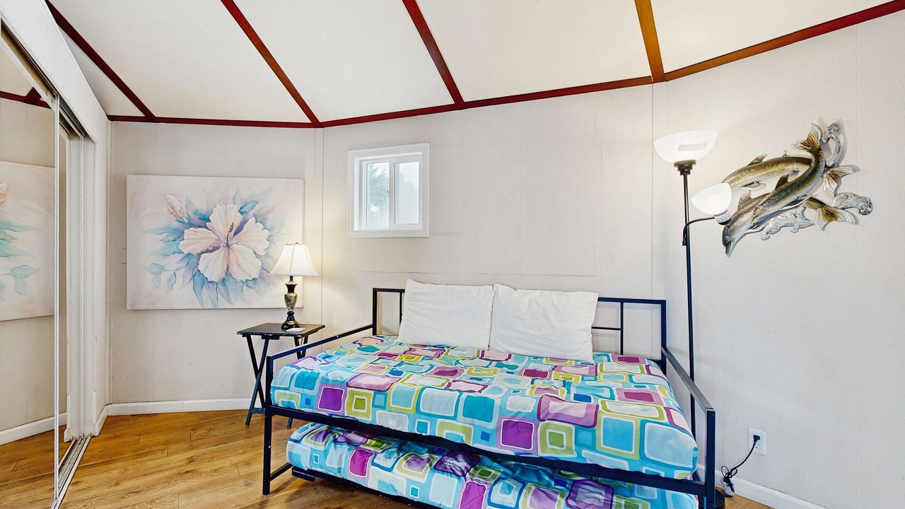 Photo of Bedroom in Gleneden Beach