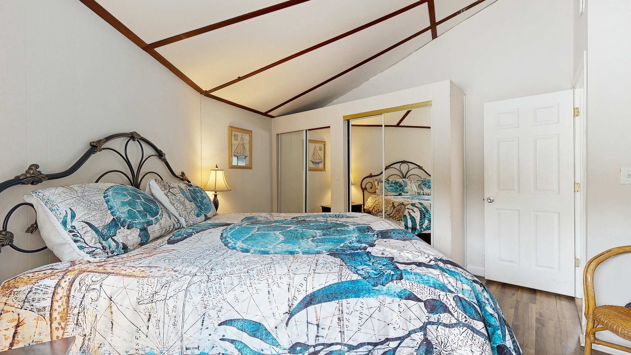 Photo of Bedroom in Gleneden Beach