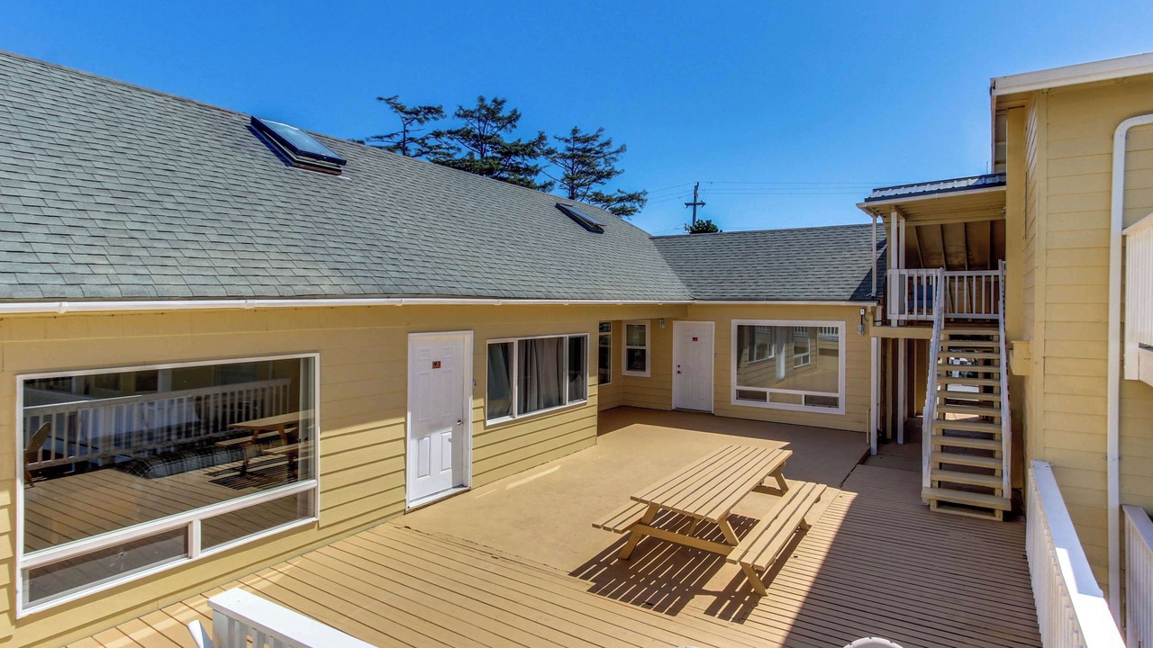 Photo of Patio Balcony in Lincoln City