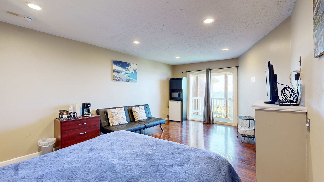 Photo of Bedroom in Lincoln City