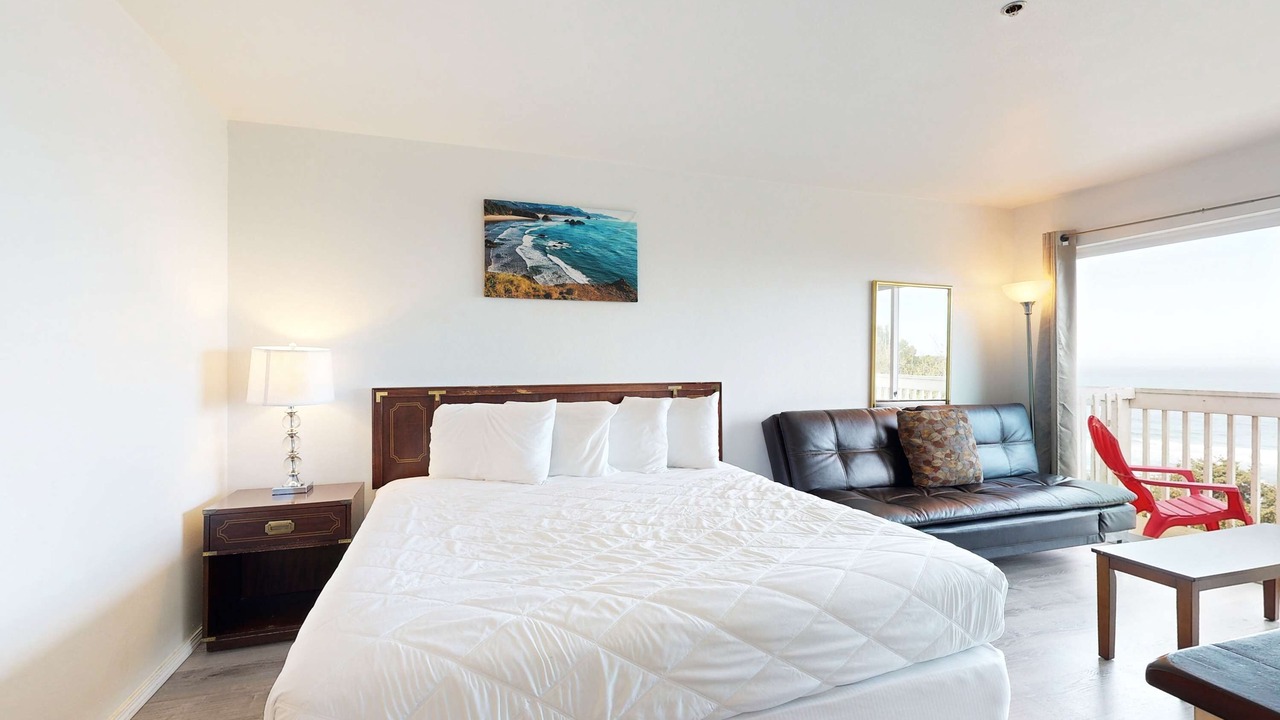 Photo of Bedroom in Lincoln City