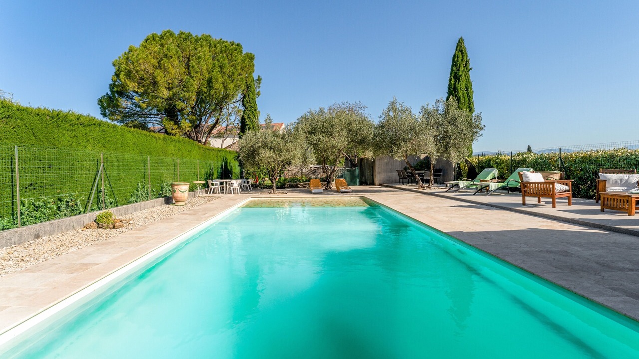 Photo of Outdoor in Violes