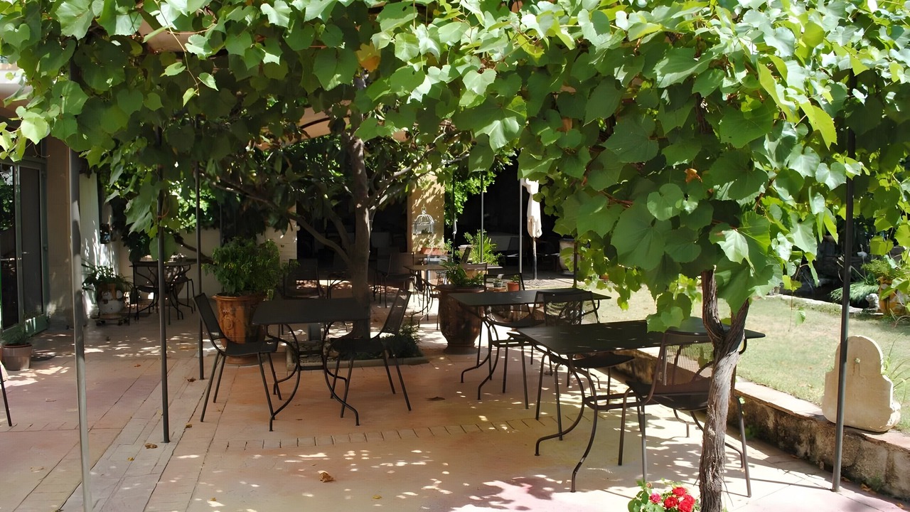 Photo of Outdoor in Violes