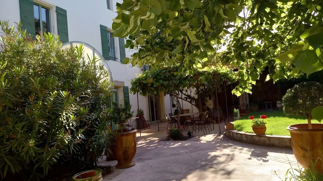 Photo of Patio Balcony in Violes