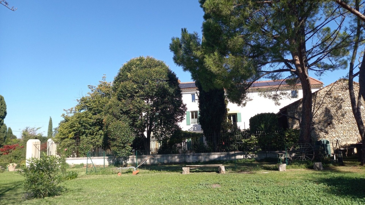 Photo of Outdoor in Violes