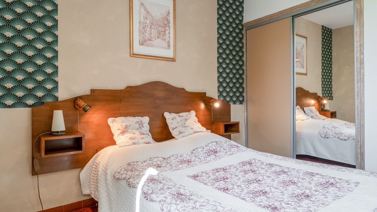 Photo of Bedroom in Violes