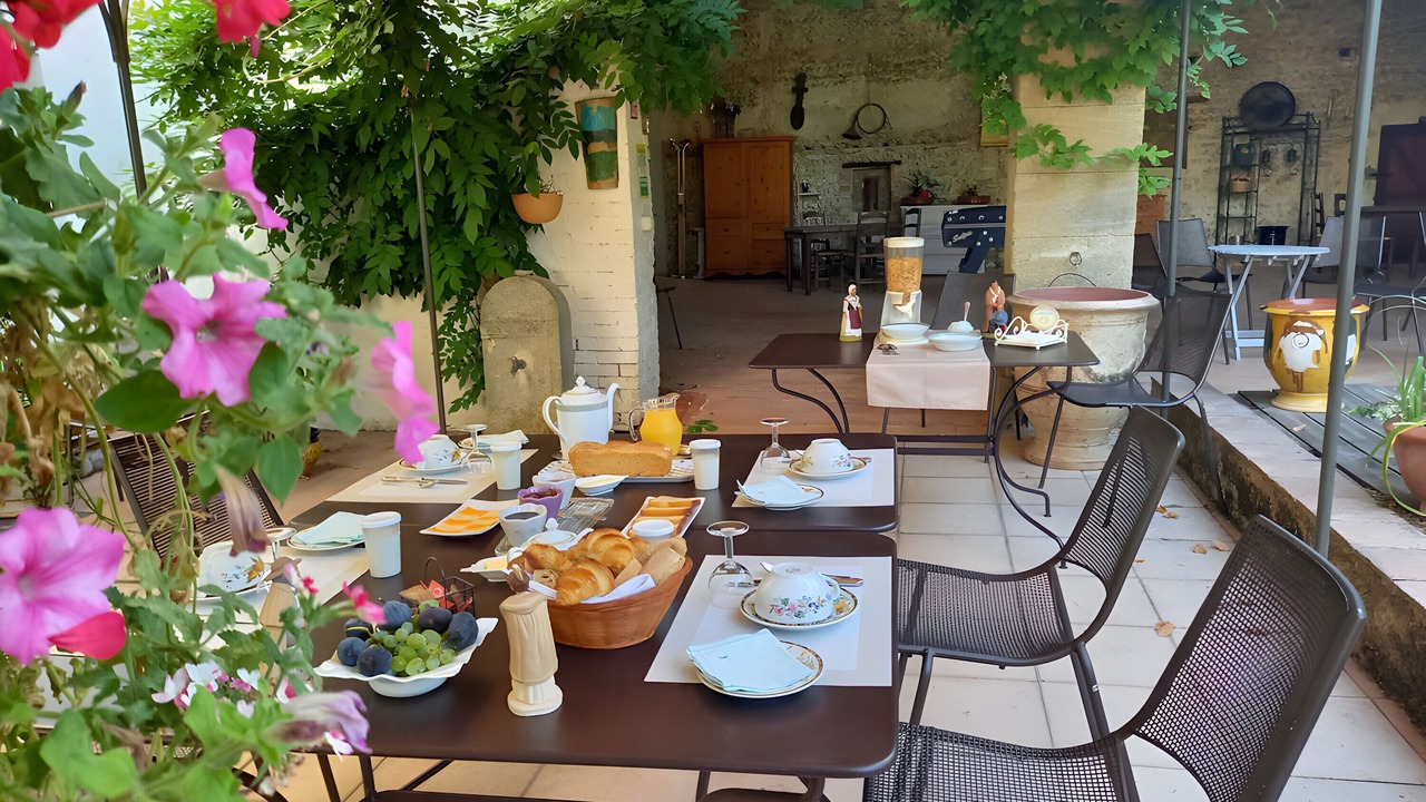 Photo of Outdoor in Violes