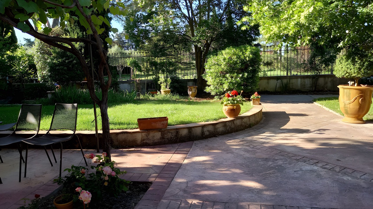 Photo of Patio Balcony in Violes