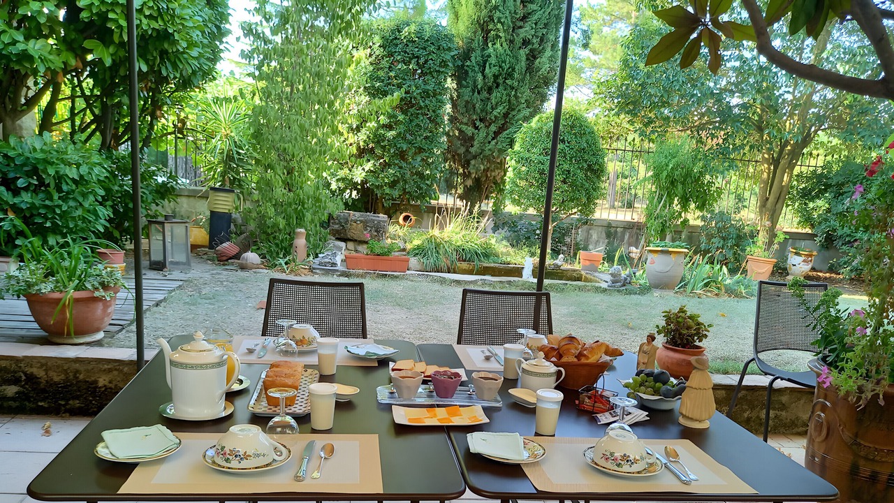 Photo of Outdoor in Violes