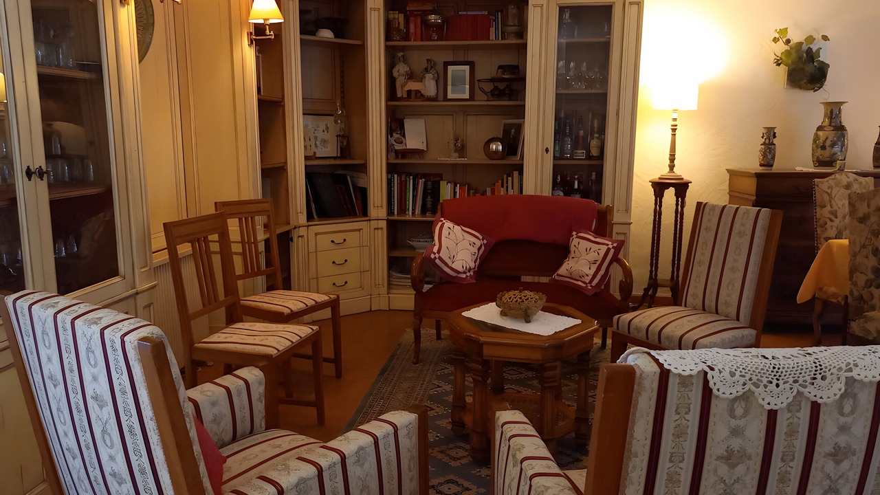 Photo of Others in Violes