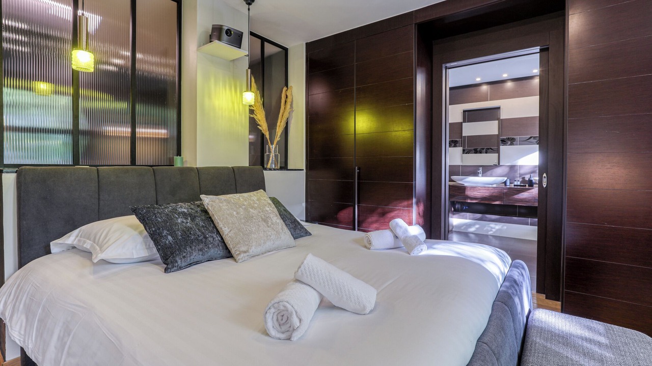 Photo of Bedroom in Champs-Elysees