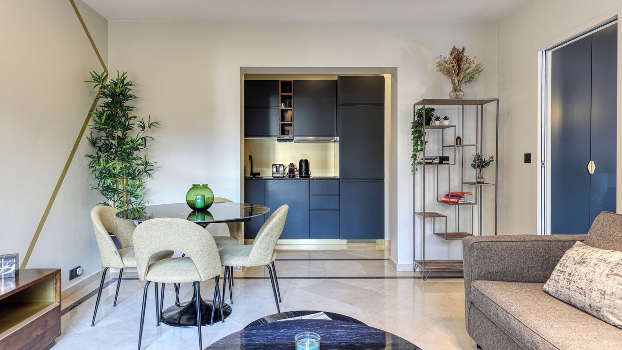 Photo of Livingroom in Champs-Elysees