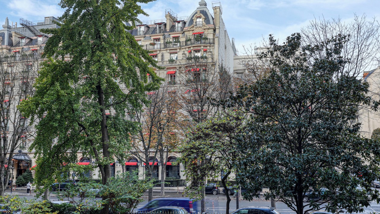 Photo of Outdoor in Champs-Elysees
